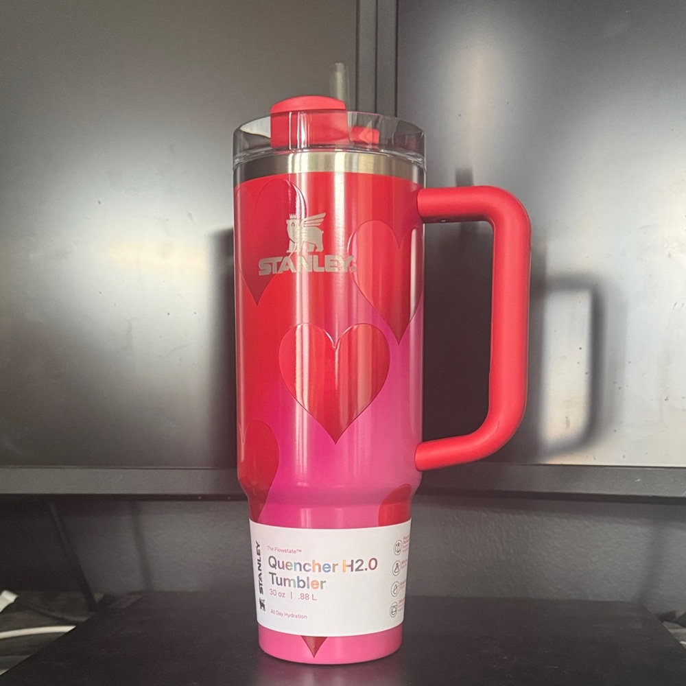 NIB Stanley Pink Heart Quencher Tumbler Valentines edition